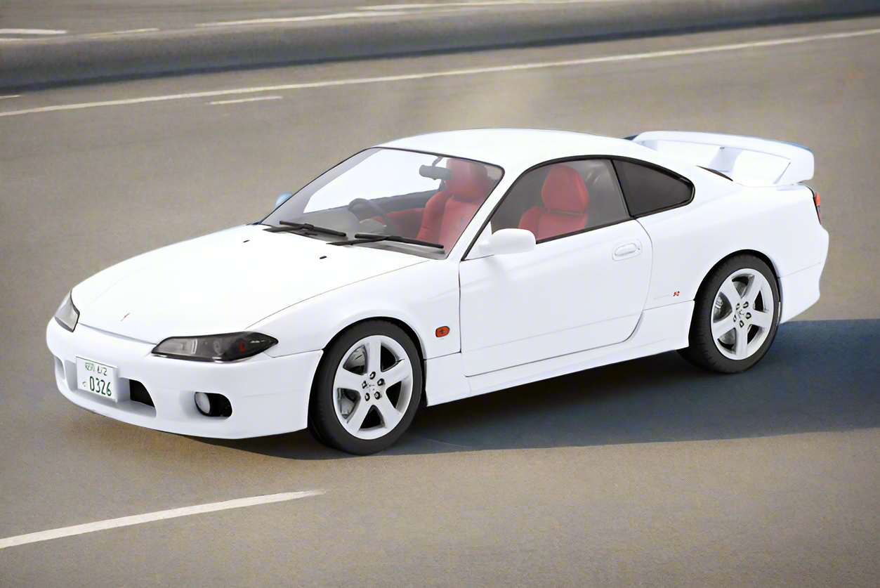 1:18 White 1999 Nissan Silvia ( Pre Order )