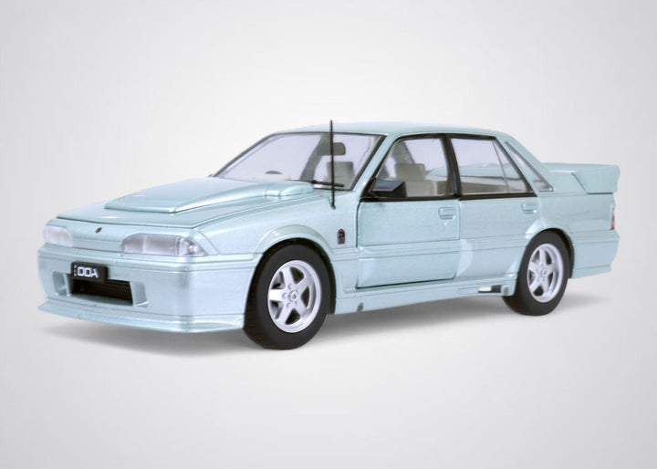 1:24 VL Walkingshaw in Panorama Silver