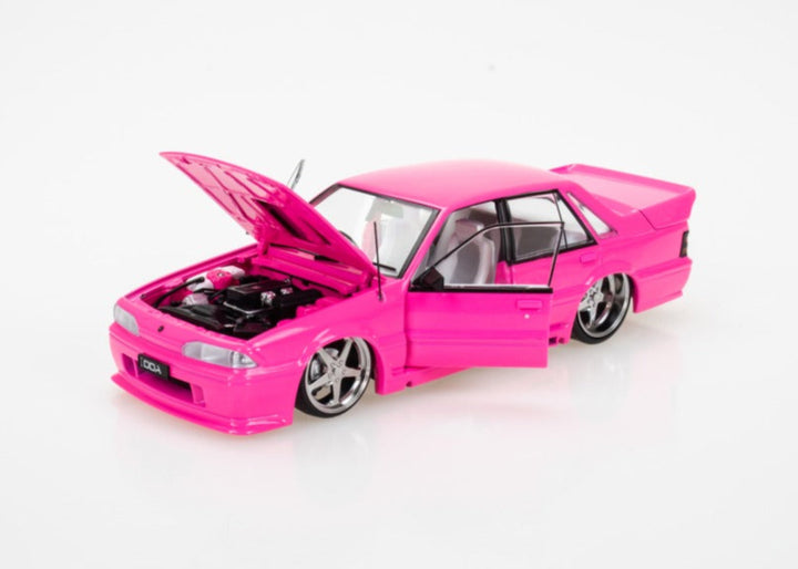 1:24 VL Walkingshaw In Hot Pink (Pre Order)