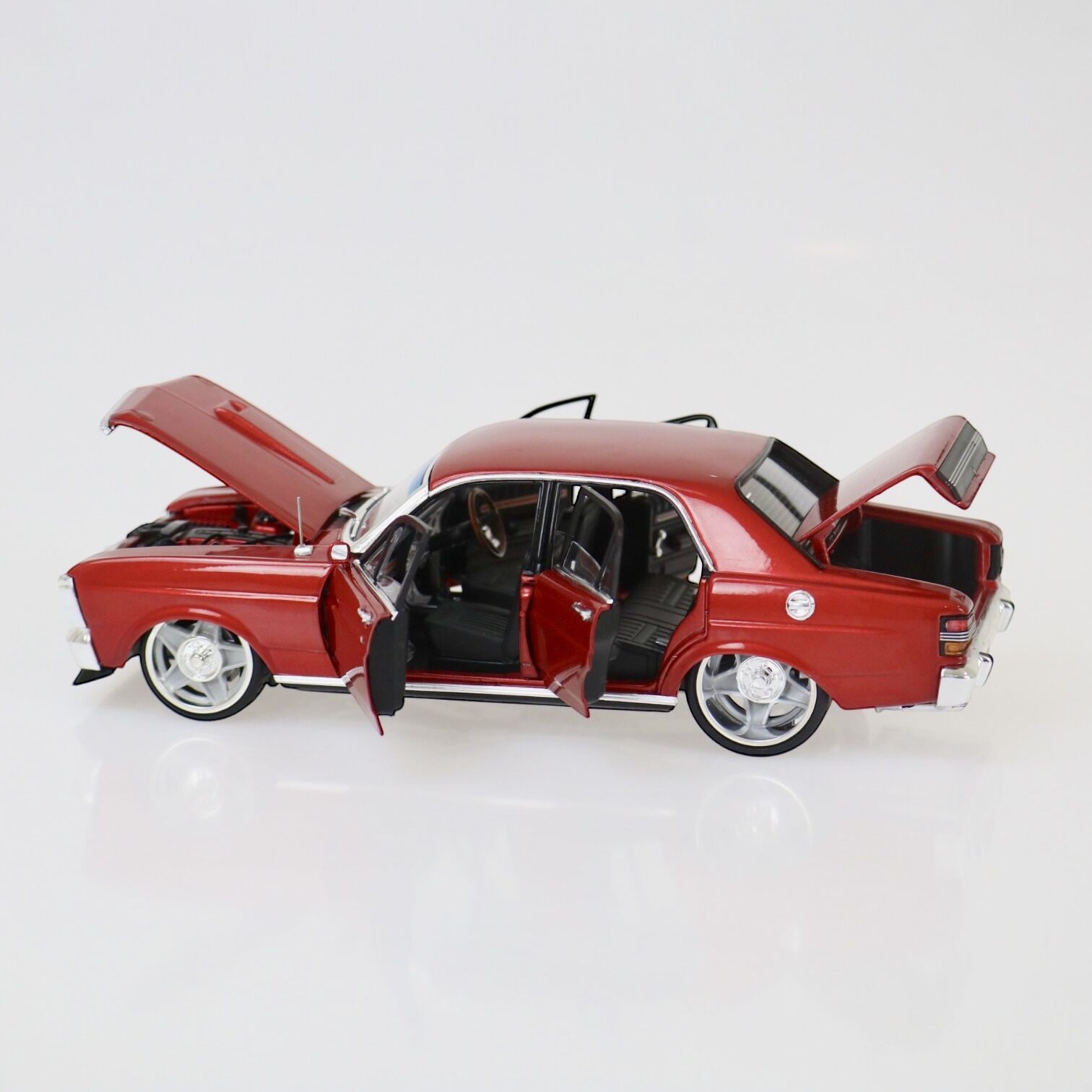 1:24 Candy Red XY Ford Falcon