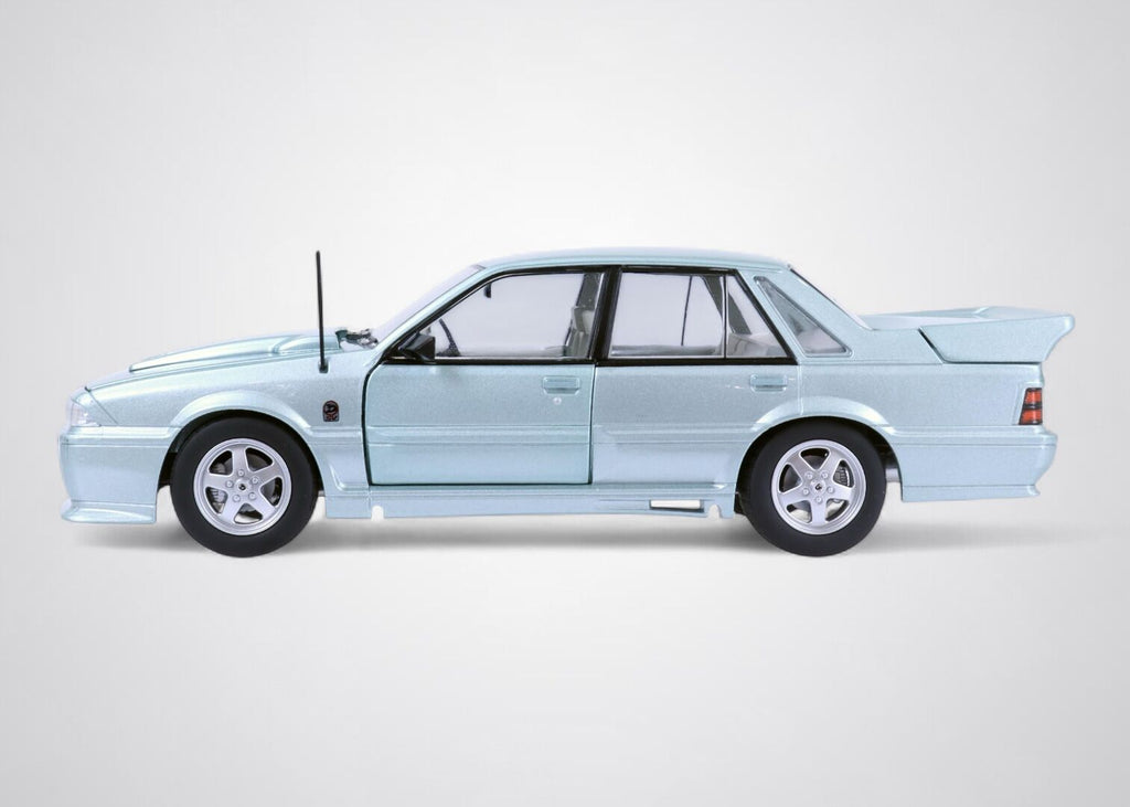 1:24 VL Walkingshaw in Panorama Silver